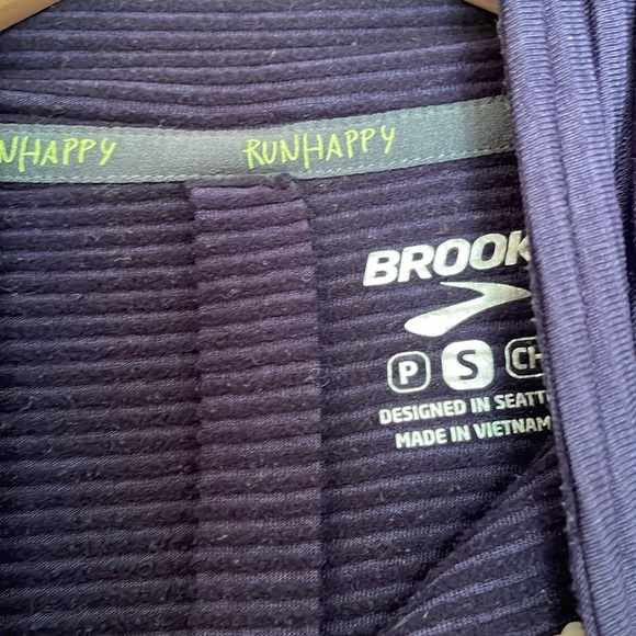 Brooks Run Happy Mock Neck Long Sleeve - Picture 2 of 4